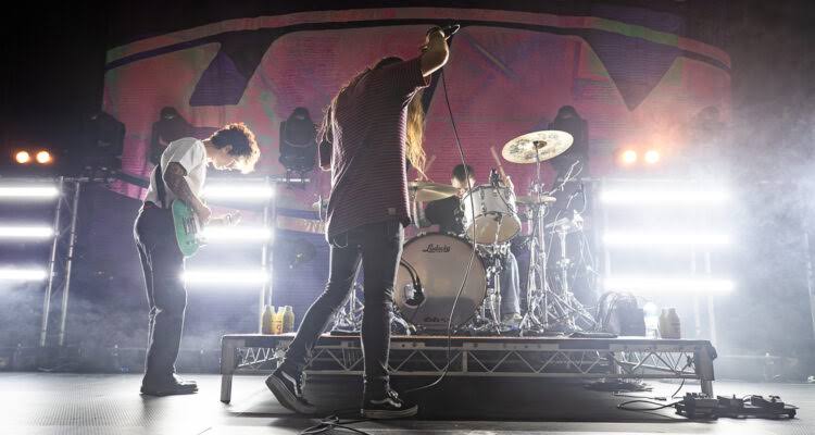 Hot Mulligan live in concert